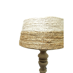 Lampa rzeźbiona z drewna mango z abażurem